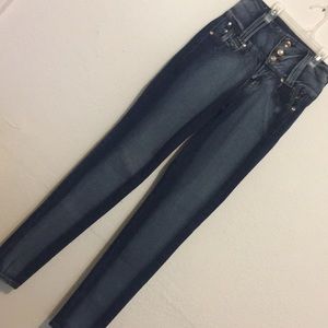 High-waist jeans